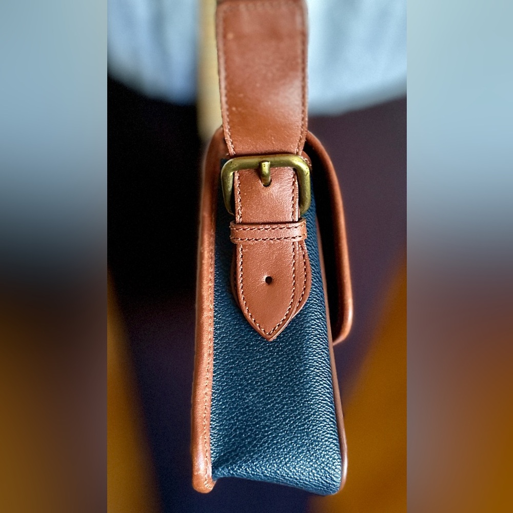 Burberrys Vintage crossbody with Bag Charm - Picture 6 of 15